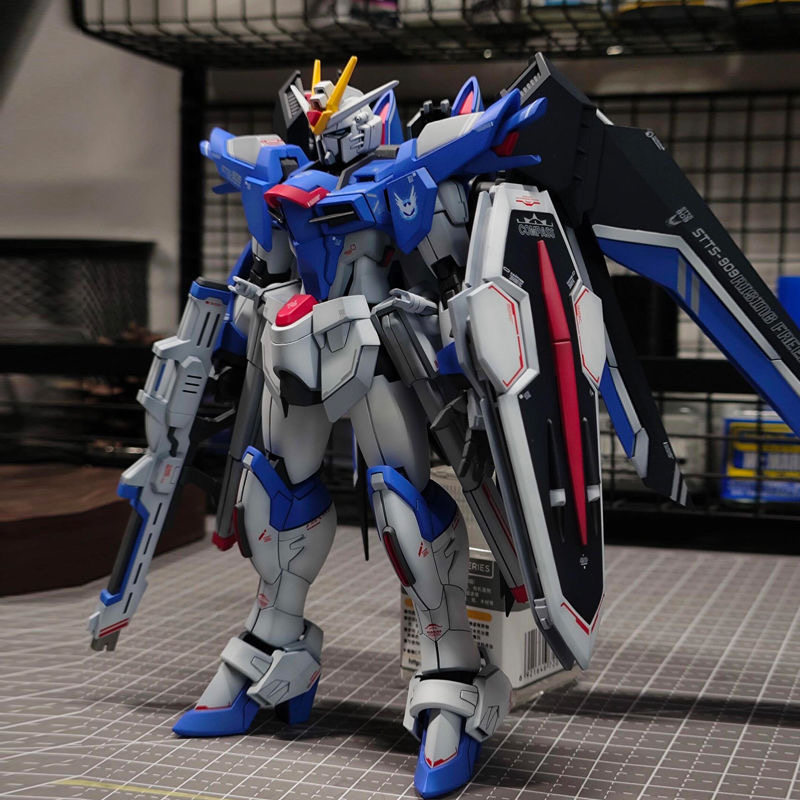 Bandai Gundam Rg - Масштабная модель меха 1/144 HG, пластиковый